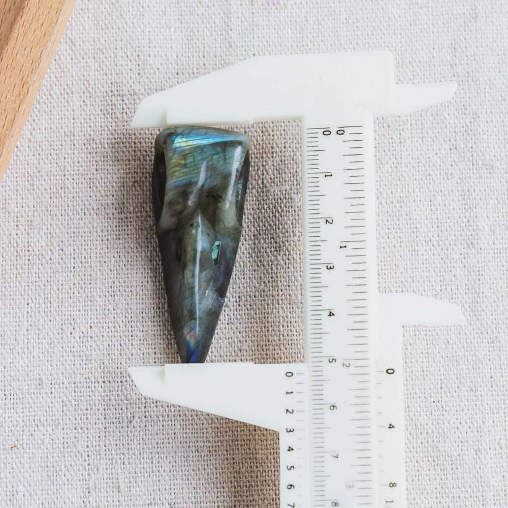 2'' Labradorite Raven Skull