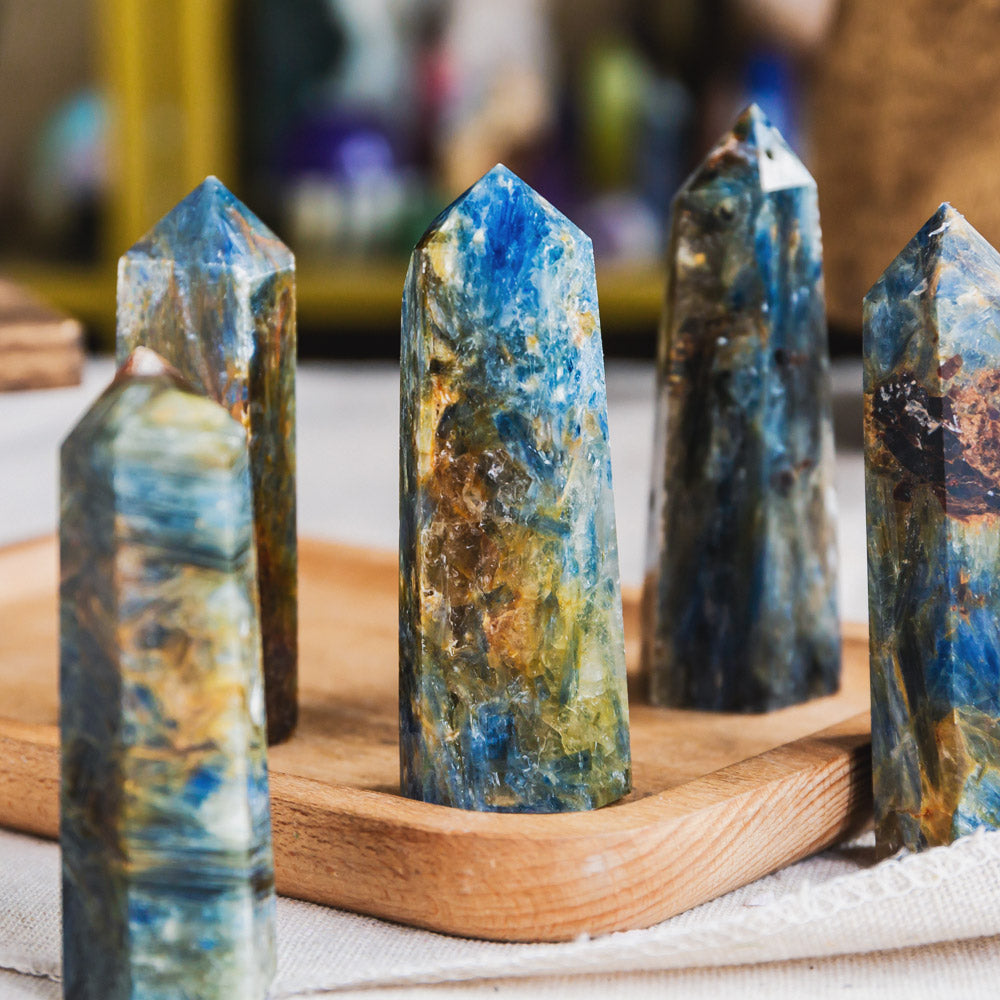 Kyanite Point