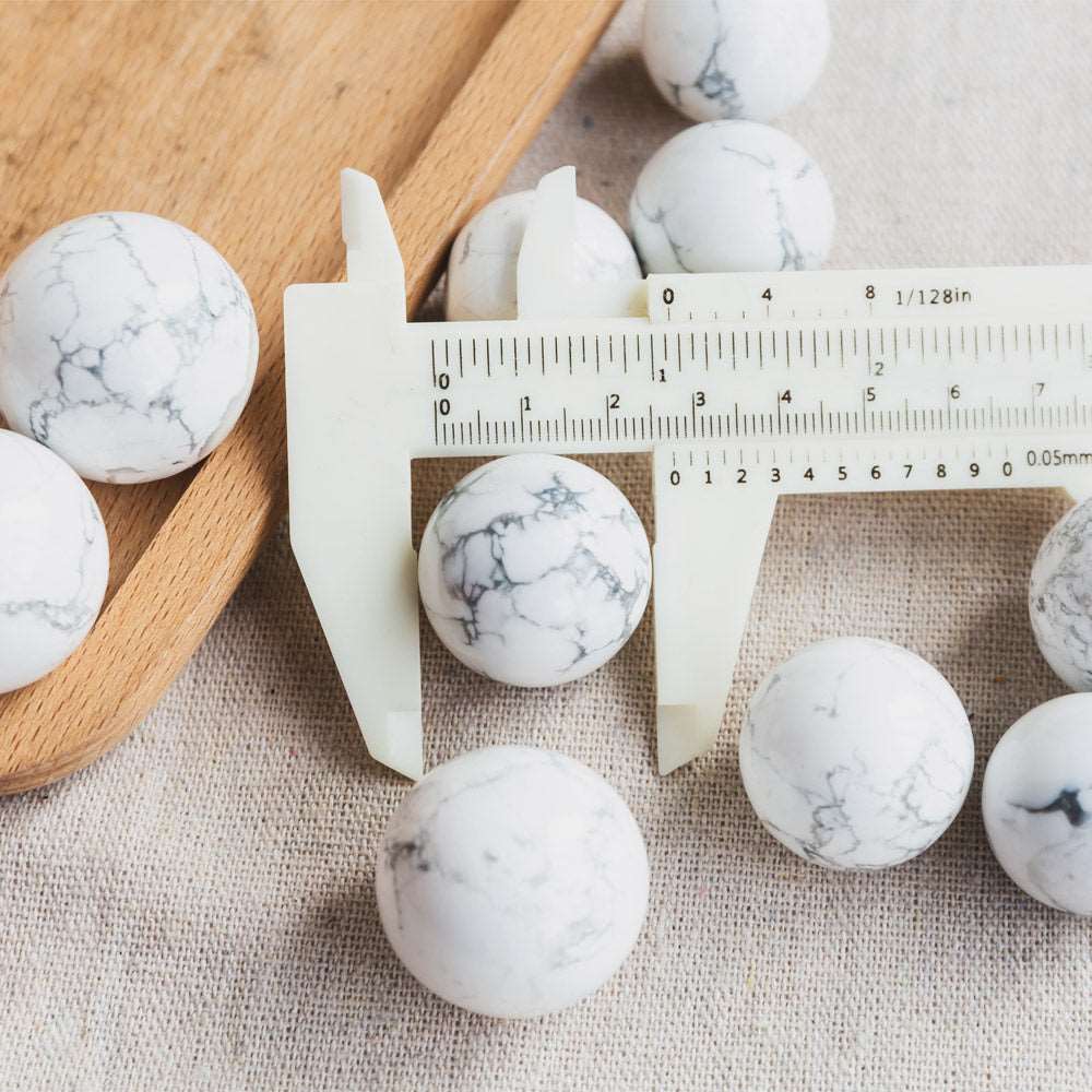 1''Howlite Sphere