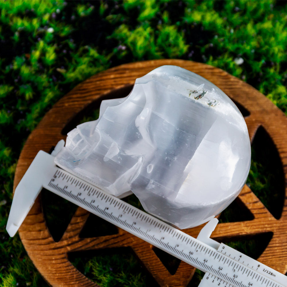 Selenite skull