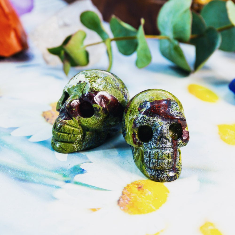 1.5" Dragon Blood Stone Skull