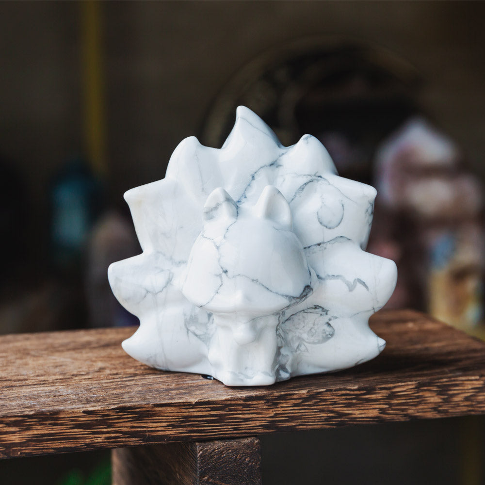 Howlite Nine-Tailed Fox