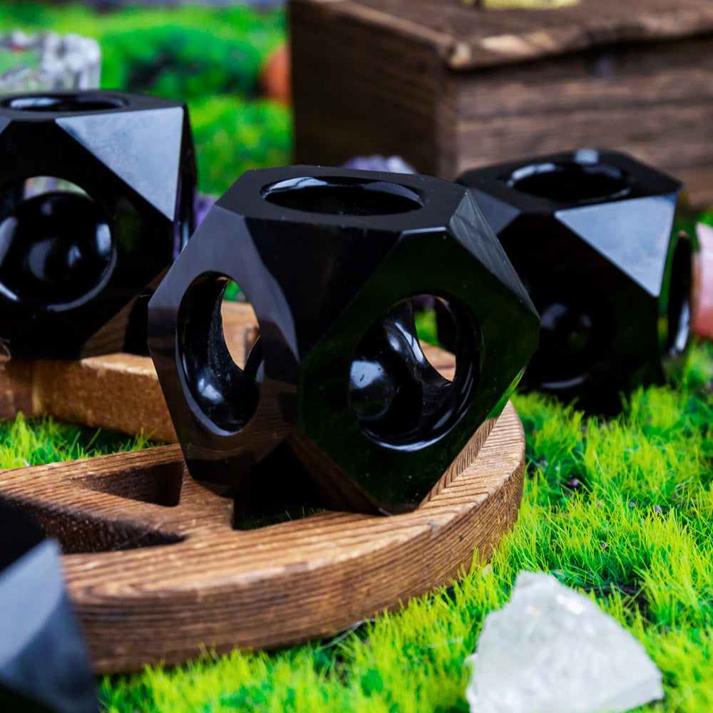 Obsidian polyhedron