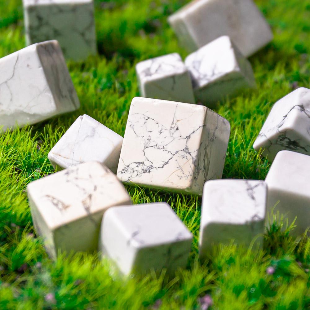 Howlite cube